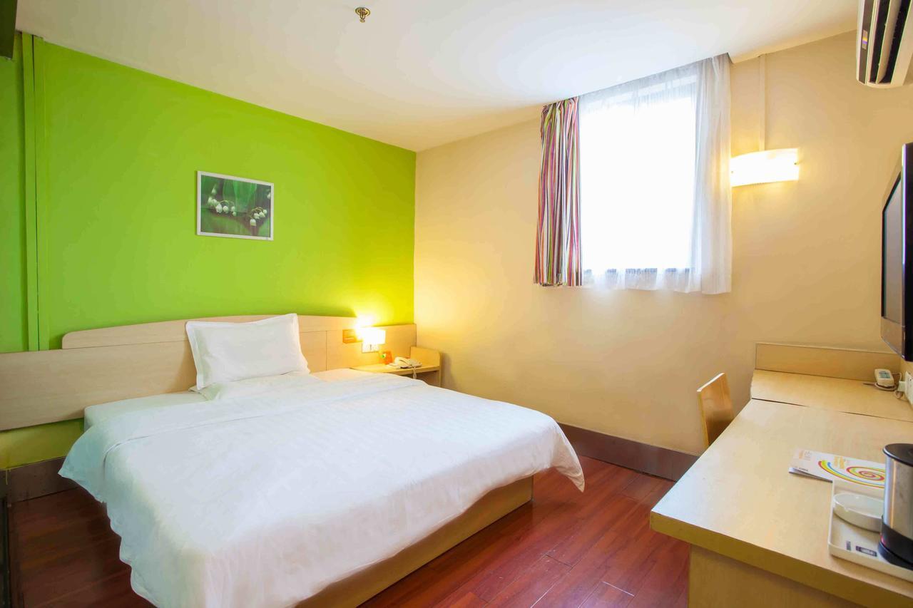 7Days Inn Yunfu Luoding Central Номер фото