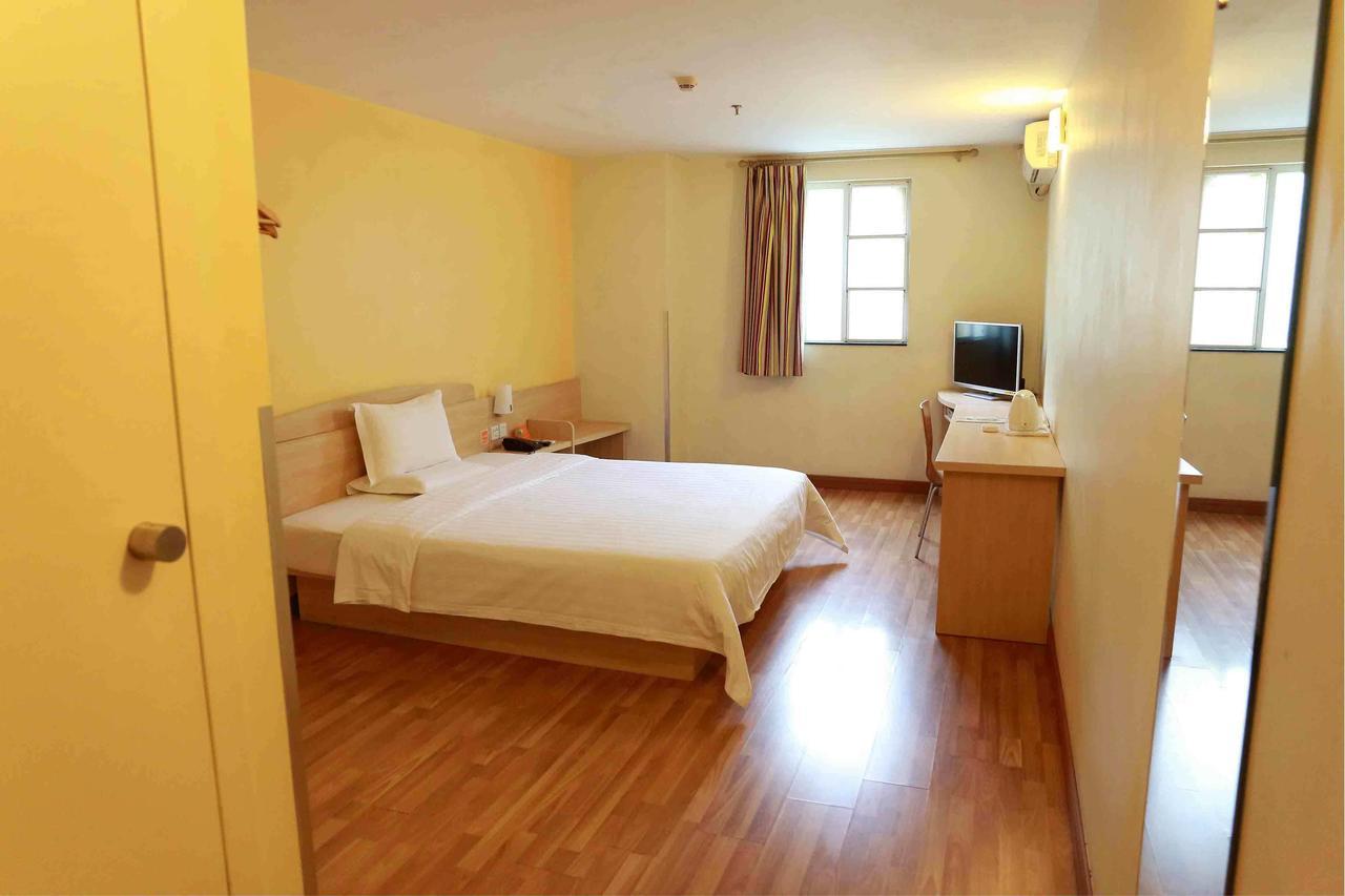 7Days Inn Yunfu Luoding Central Номер фото