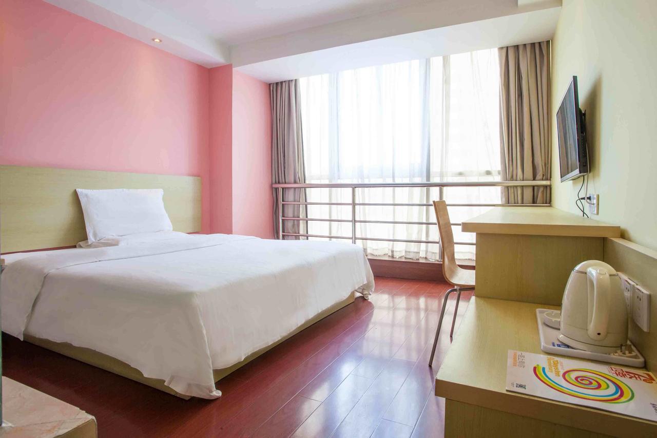 7Days Inn Yunfu Luoding Central Экстерьер фото