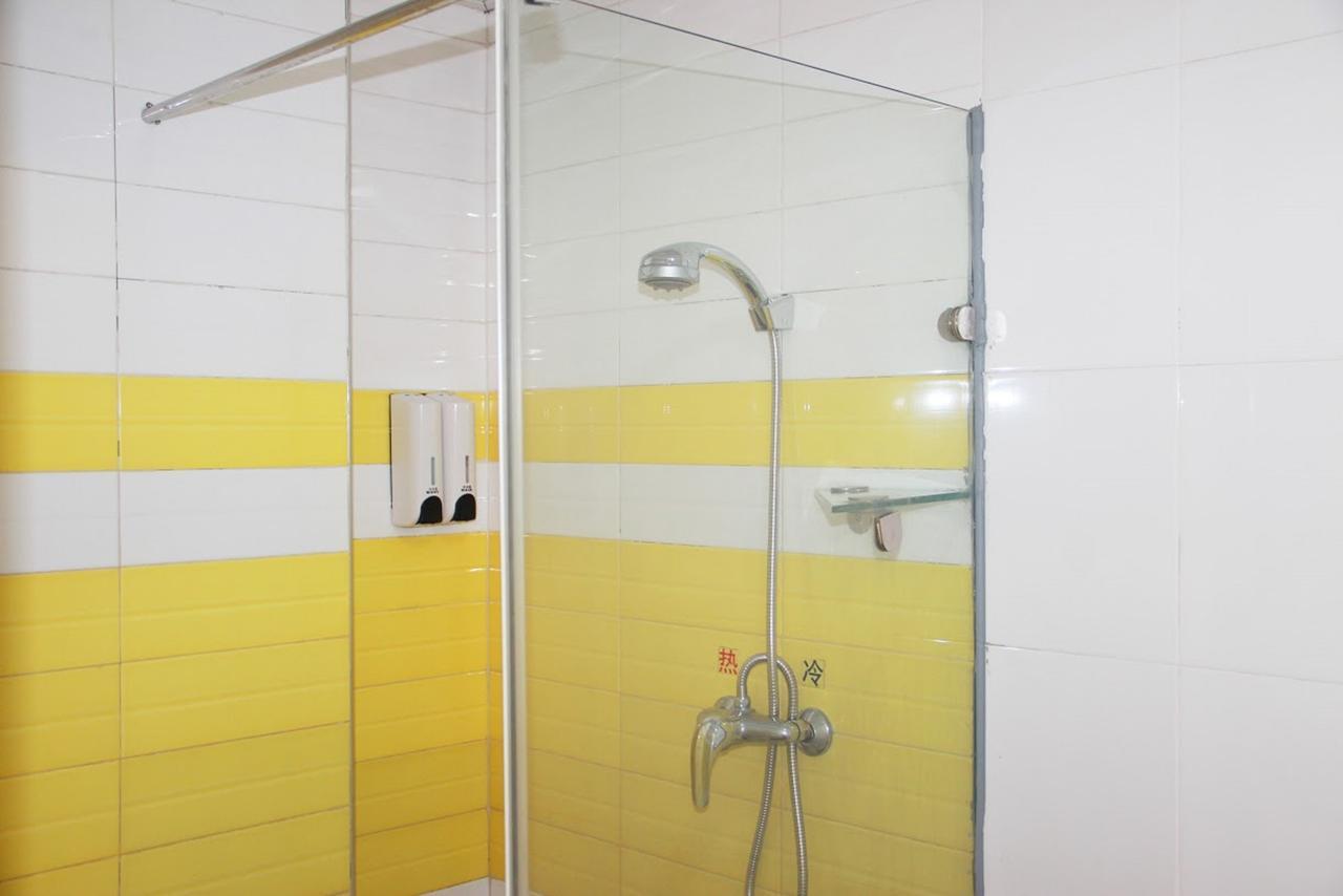7Days Inn Yunfu Luoding Central Экстерьер фото
