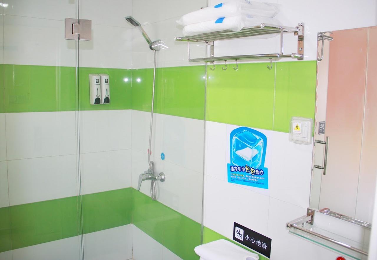 7Days Inn Yunfu Luoding Central Экстерьер фото